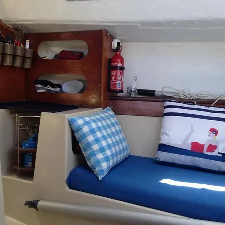 Botel Voilier Neven